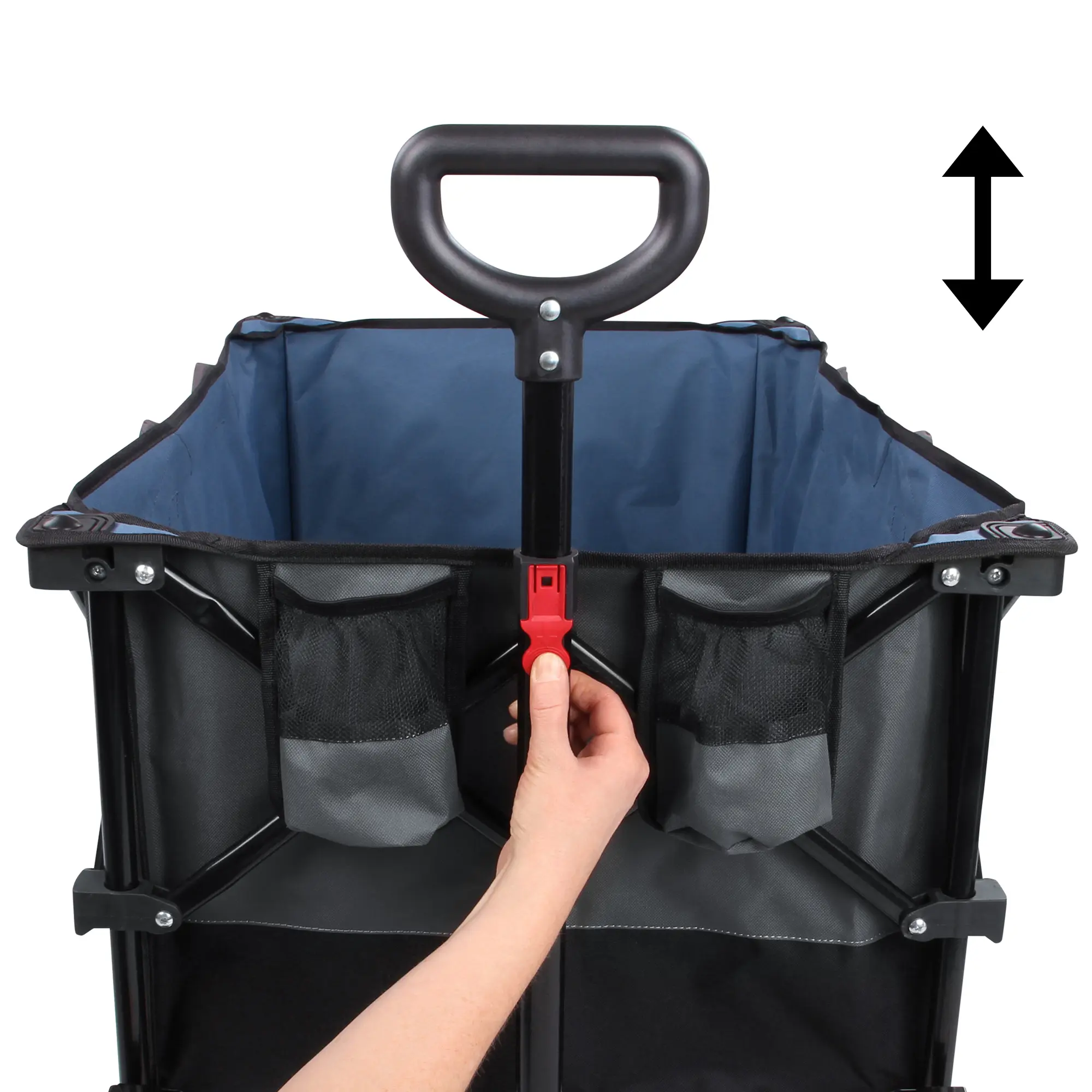 yourGEAR faltbarer Bollerwagen XXL mit höhenverstellbarem Griff, zwei Getränkehaltern und robustem Stoff; Hand zeigt Bedienung am Griff, ideal als Strand- oder Transportwagen für Outdoor-Aktivitäten.