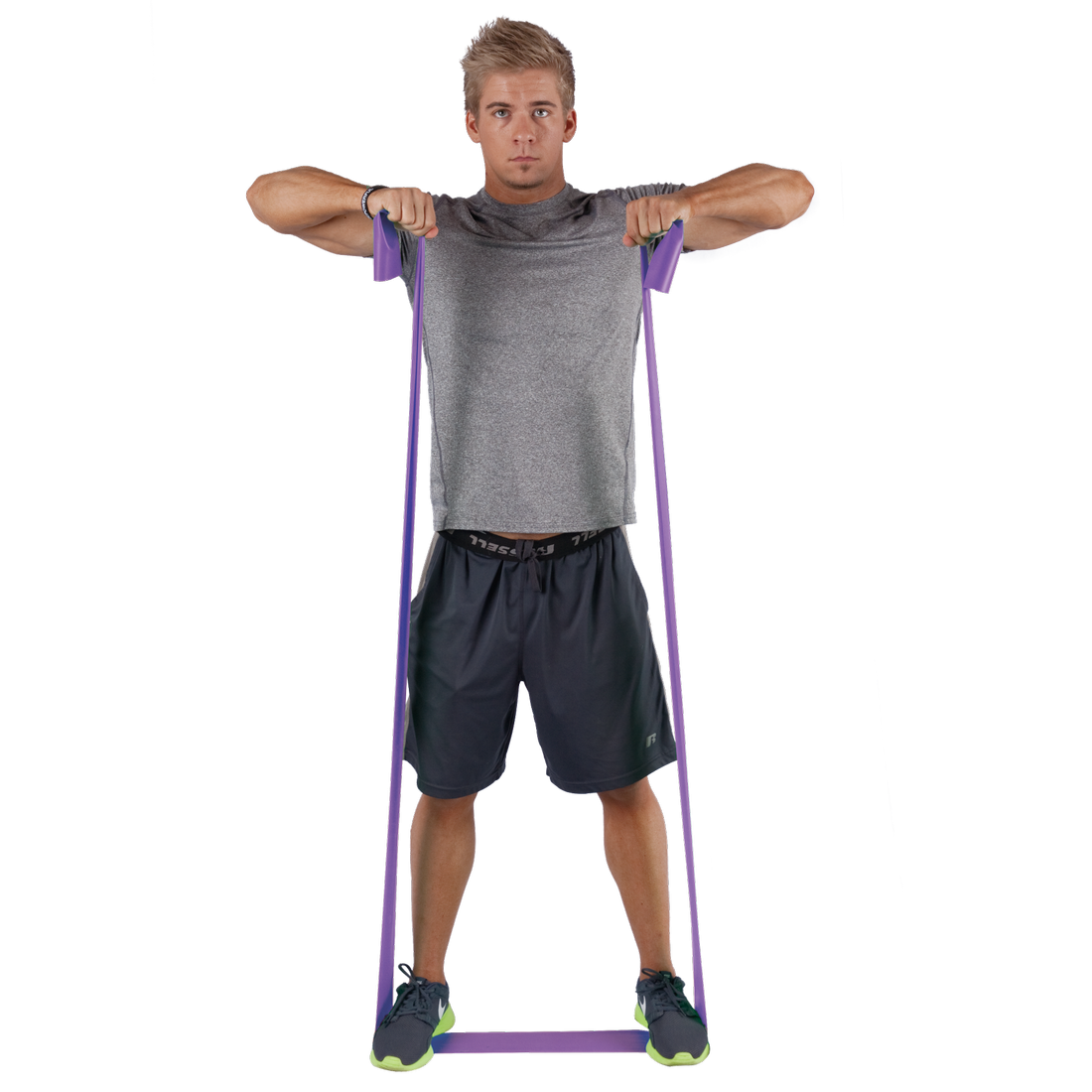 Uomo esegue esercizio con Spirit Fitnessband viola 18 kg, elastico ginnico latex free di 183x10 cm, posizionato sotto i piedi e tirato verso l’alto, ideale per allenamento muscolare completo.