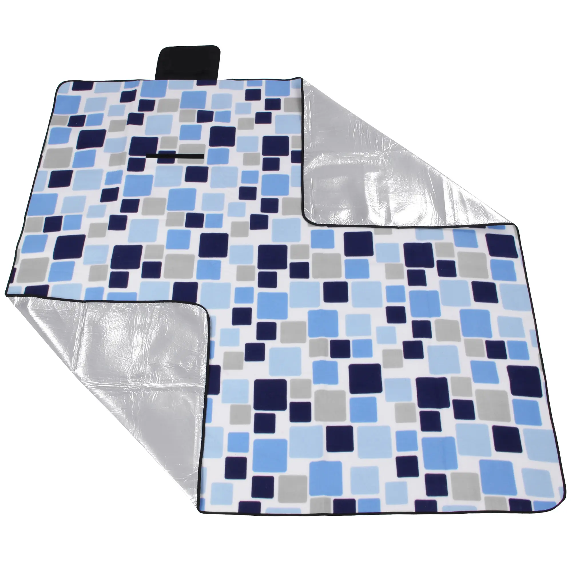 Couverture de pique-nique yourGEAR Cube XL 200x200 cm avec motif à carreaux bleus et gris, surface polaire douce, dessous aluminium imperméable et isolant, coin replié montrant la doublure.