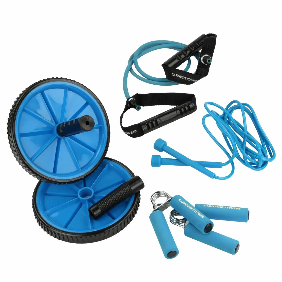 Set de fitness Carnegie TravelGym: incluye rueda abdominal azul, cuerda para saltar, expander con asas negras y azul, y un handgrip para entrenamiento de fuerza, todo compacto y portátil.
