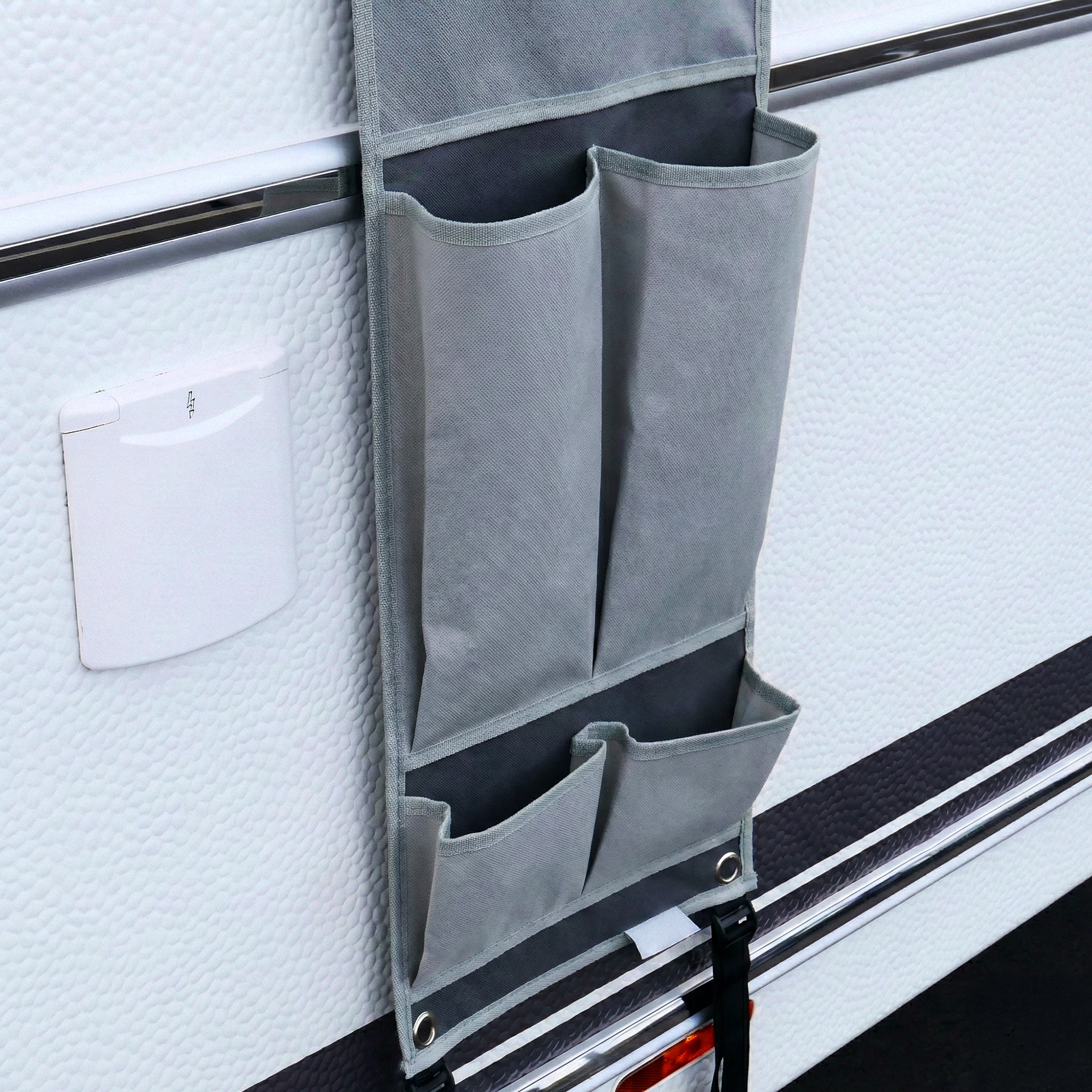 Organisateur your GEAR Caravan Pocket gris, 140 x 30 cm, 9 poches, suspendu à l’extérieur d’une caravane, conçu pour le rangement dans camping-car, tente ou auvent, matériau résistant, fixation par œillets et bande Velcro.