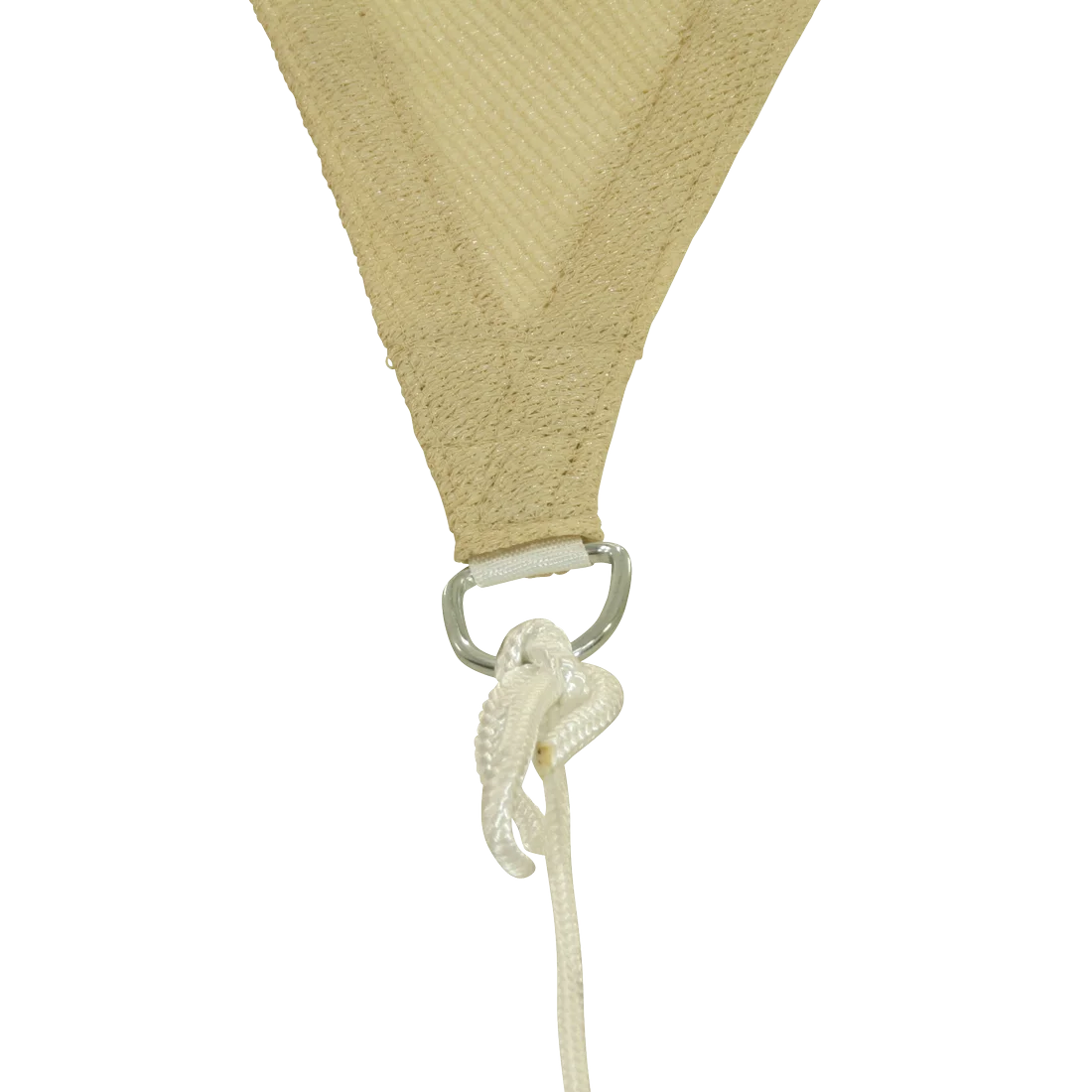 Détail du coin du voile d’ombrage carré 10T Patterson 5x5m, tissu beige résistant, anneau métallique robuste et corde d’attache blanche pour une installation facile, protection UV 90 %.