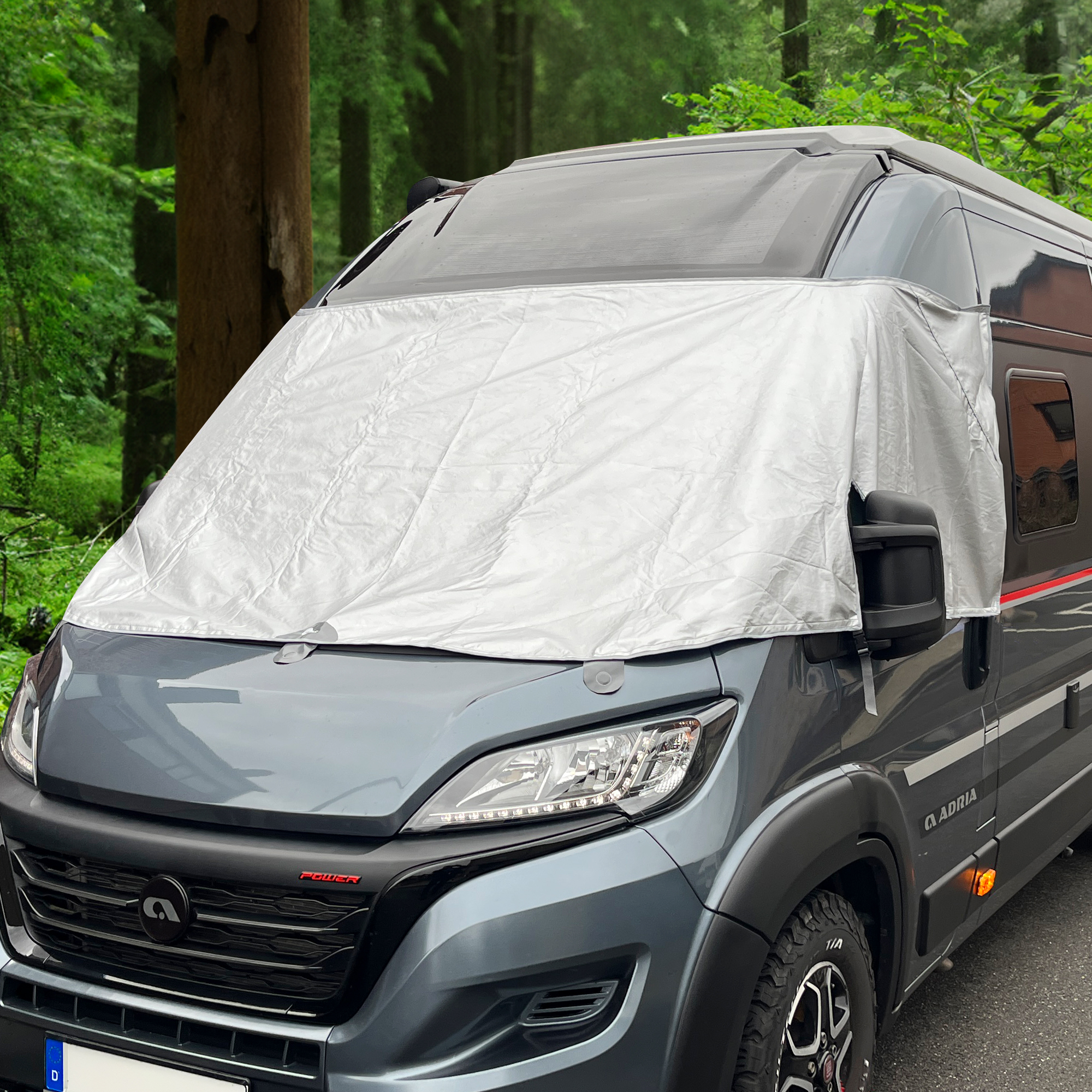 Silber-reflektierende your GEAR Brindisi Sonnenschutzmatte auf Front- und Seitenscheiben eines Wohnmobils, passend für Fiat Ducato, Citroën Jumper und Peugeot Boxer, schützt vor Sonne, Hitze und neugierigen Blicken.