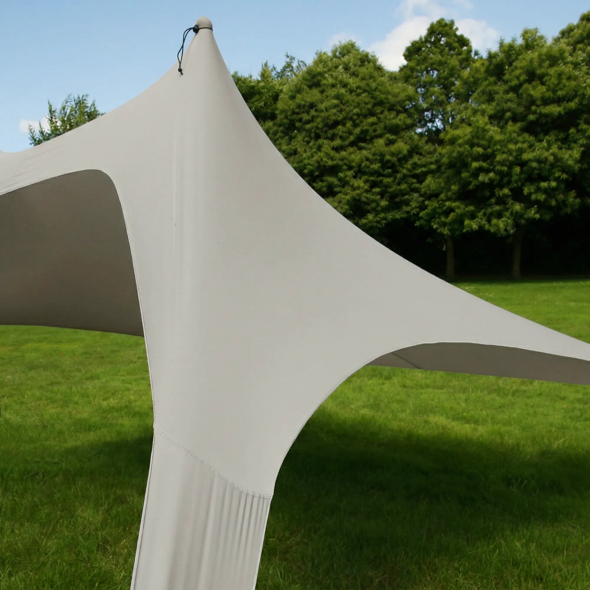 Toile de tente de plage your GEAR Cameo gris clair en Lycra extensible, structure en pointe 3×3 m, large ouverture arquée, couture renforcée, légère et tendue sur pelouse, protection solaire UV50+.