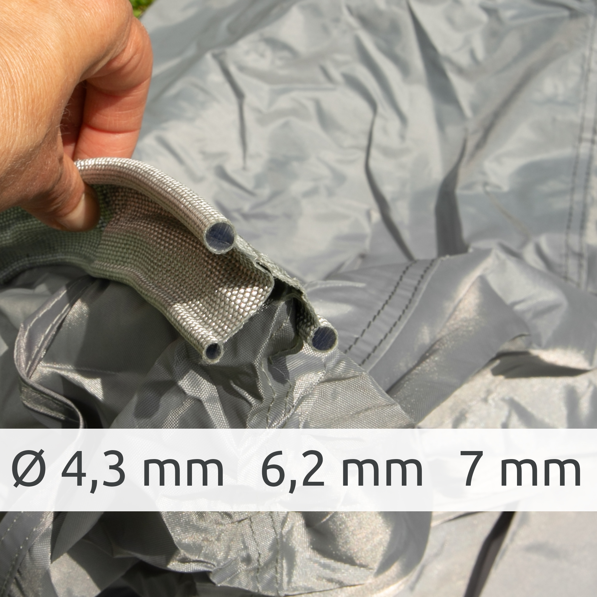 Detailaufnahme des your GEAR Tarent 180 Air Vordachs mit drei Kedergrößen (4,3 mm, 6,2 mm, 7 mm) für Wohnwagen oder Wohnmobil, silbergraues Material, zeigt robuste Verarbeitung.