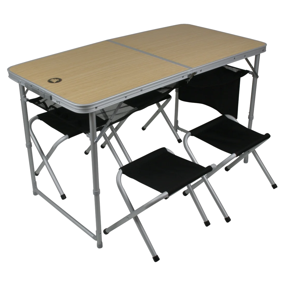 Table de camping 10T Portable Family pour 4 personnes, plateau aspect bois, structure en aluminium, livré avec quatre tabourets pliables noirs assortis, idéal pour pique-nique ou camping en plein air.