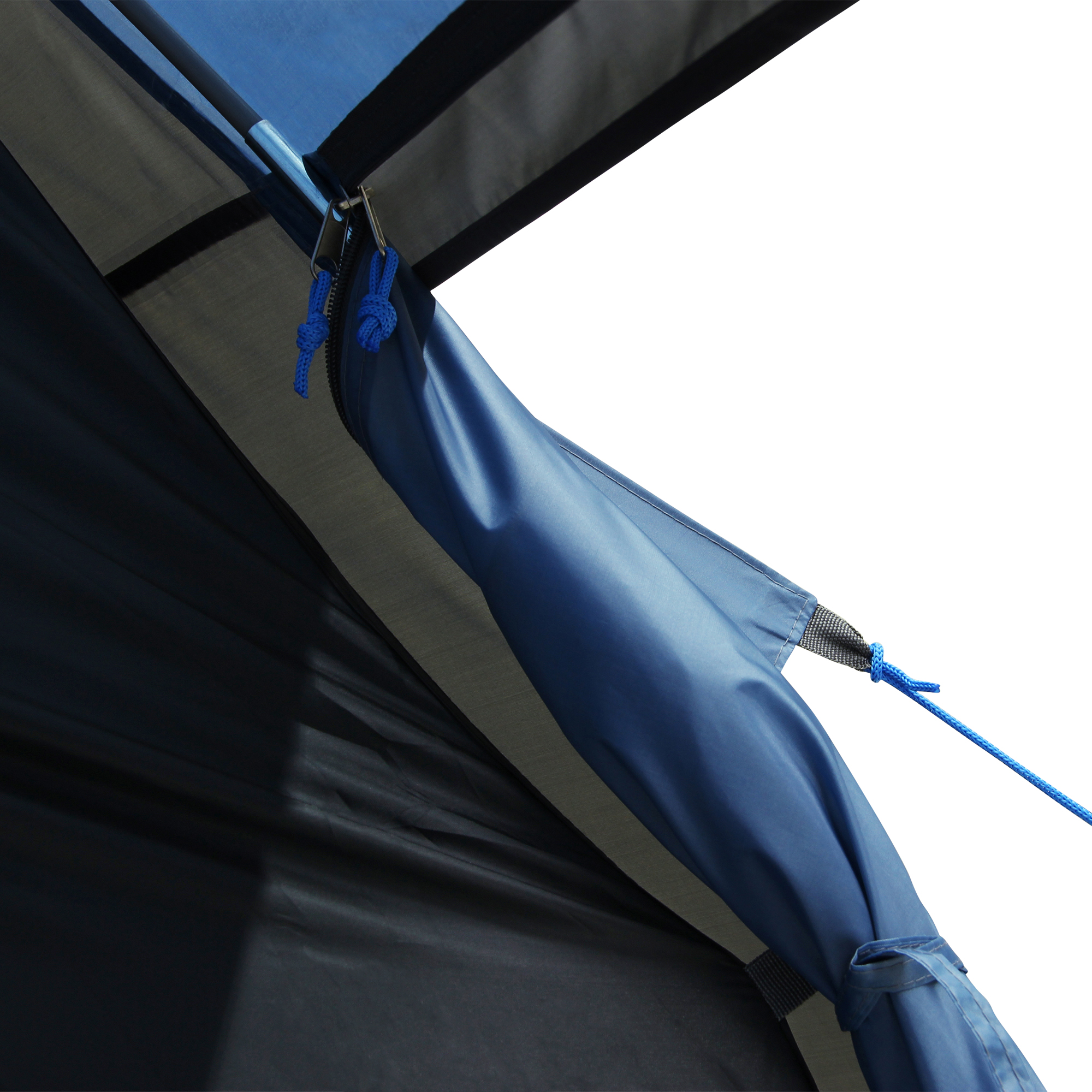 Dettaglio del your GEAR Zelt Cetona 4: primo piano della tenda blu e grigia, con cuciture rinforzate, zip e corda di fissaggio, materiale impermeabile, design robusto per 4 persone.