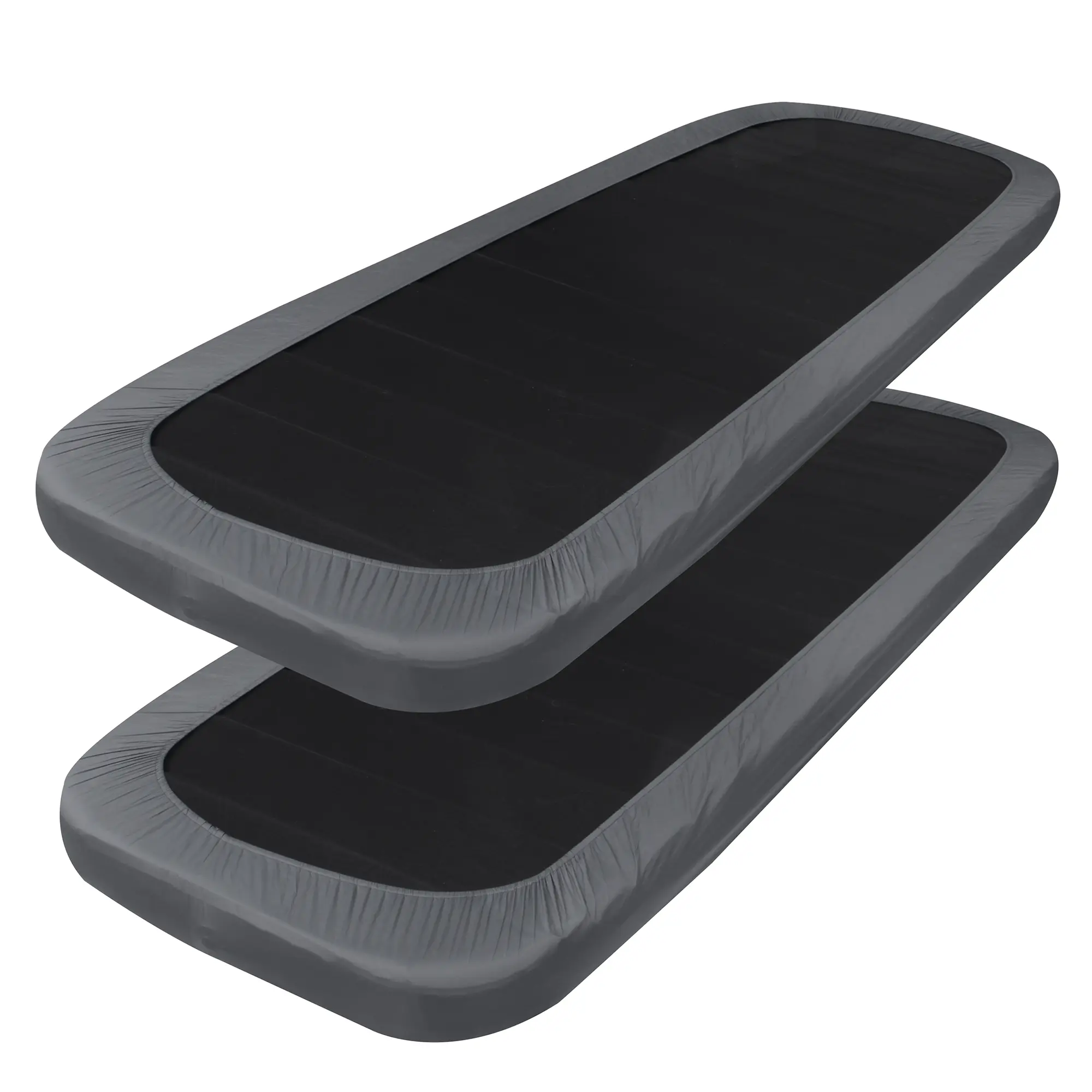 Dos fundas ajustables your GEAR Mat Cover & Coupler en negro y gris, diseñadas para unir colchonetas, camas de aire o colchones inflables mediante cremallera, mostrando bordes elásticos y tejido resistente.