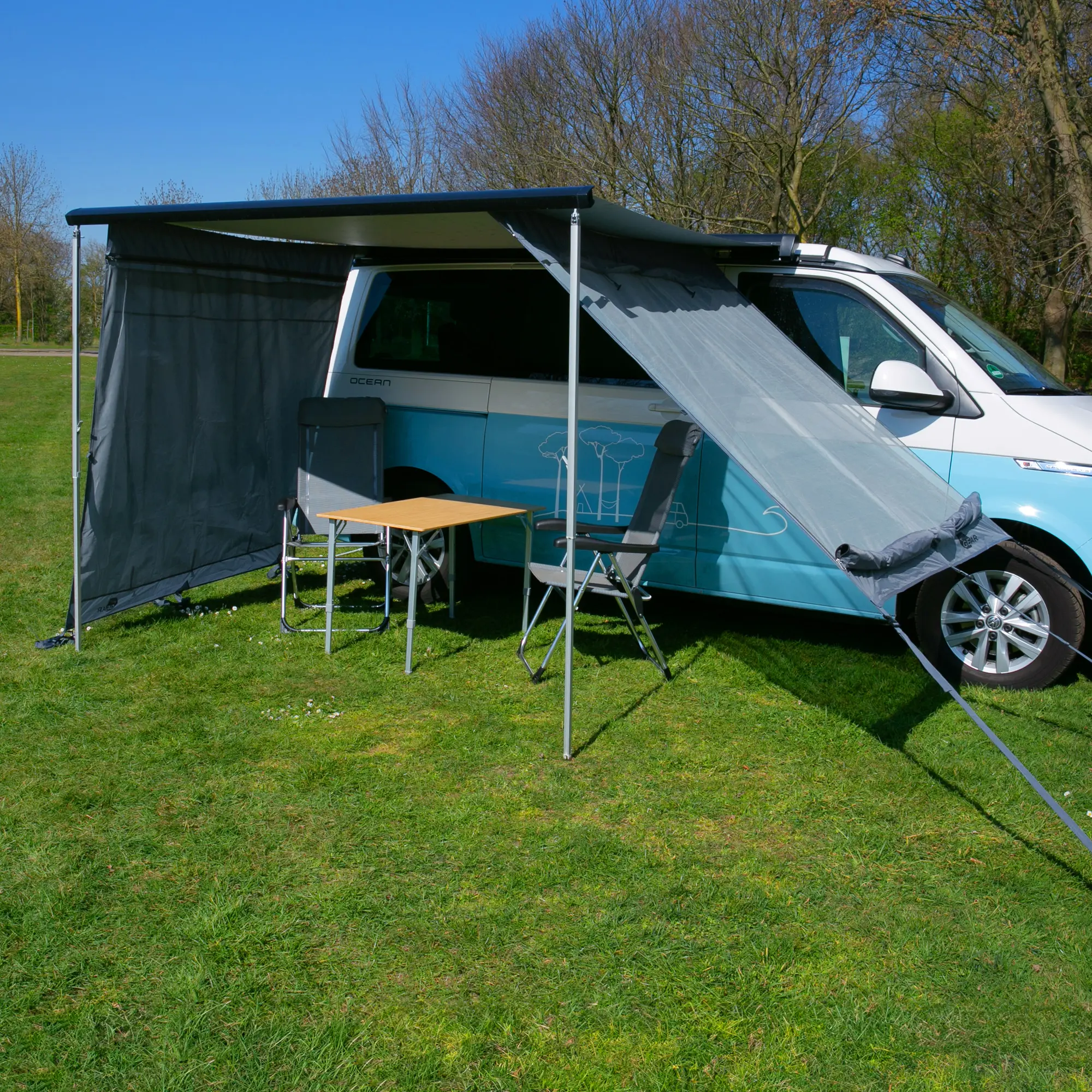 Parois latérales your GEAR Sun + Rain Blocker pour auvent de camping-car, montage sur bras de store, tissu double, protection contre soleil, vent et pluie, adaptées à 2 m d’extension, couleur gris foncé.