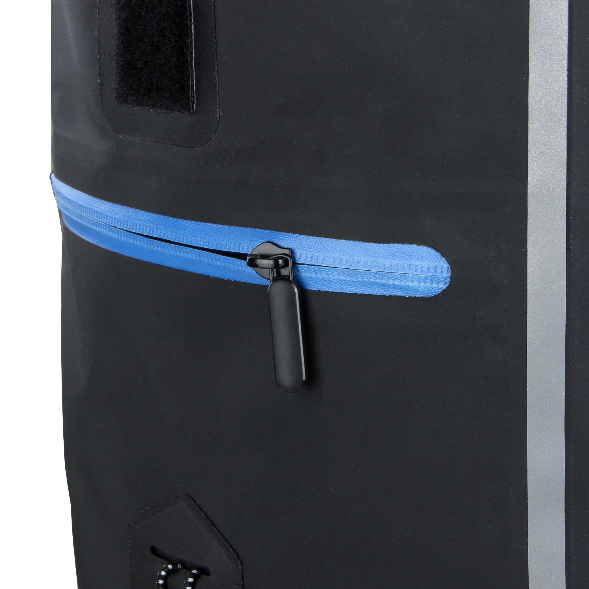Detail view of the yourGEAR Arco 19 L 3-in-1 waterproof bike pannier, featuring a blue waterproof zipper, black fabric, and reflective strip, designed for use as pannier, backpack, or laptop office bag.