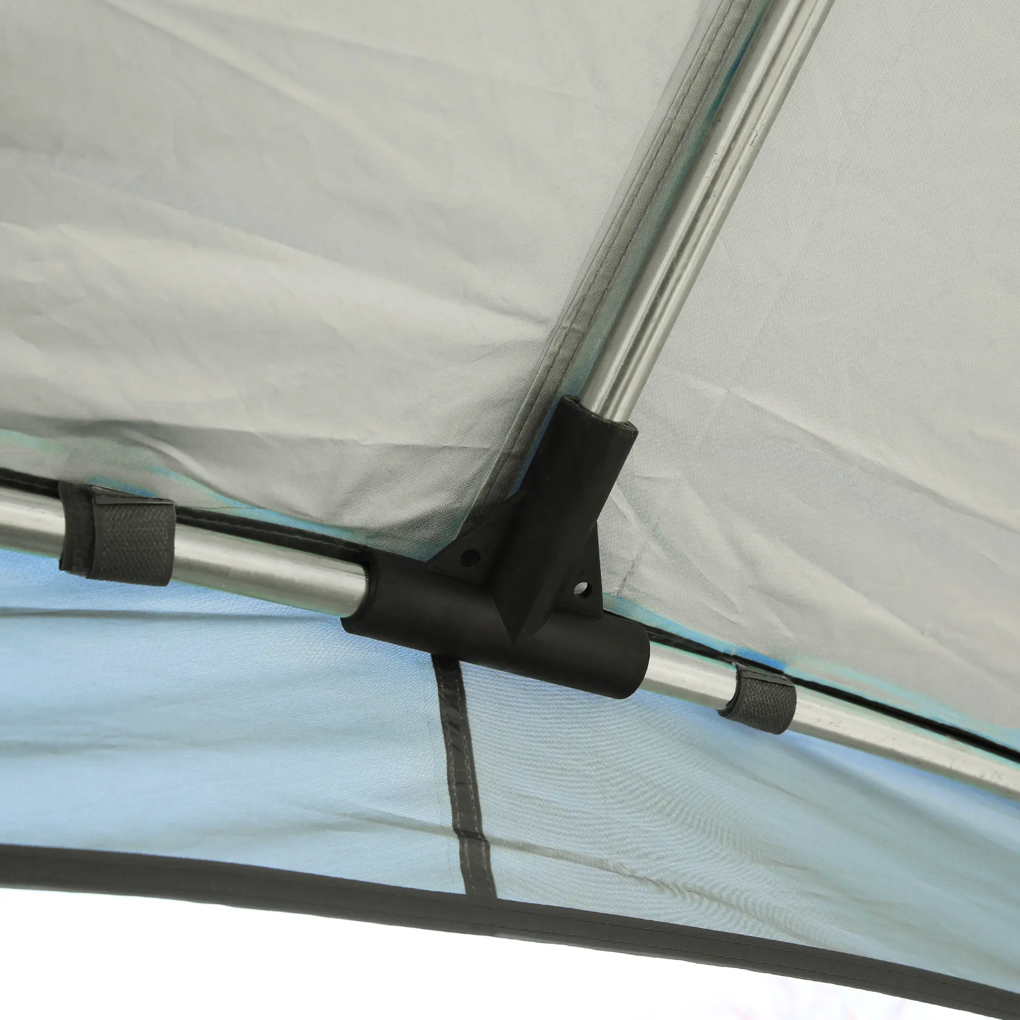 Struttura interna del your GEAR Bergamo 430 Event Pavillon con tubi in acciaio zincato, connettori in ABS e tessuto Oxford impermeabile e UV 50+, dettaglio degli angoli e delle cuciture rinforzate.