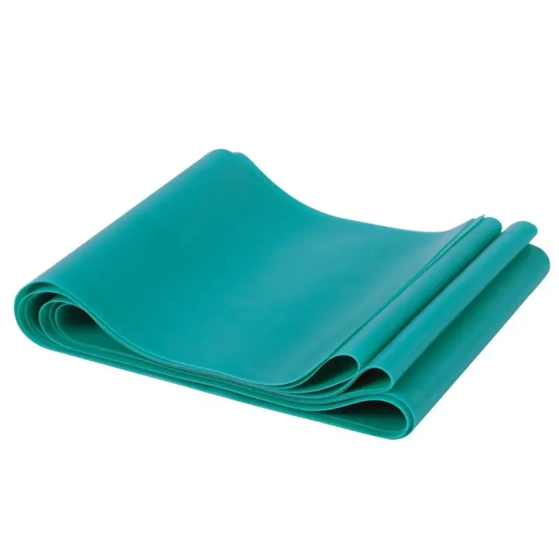 Bande de fitness Spirit sans latex, verte, dimensions 183x10 cm, résistante à 13,5 kg, idéale pour l’entraînement musculaire et la rééducation, présentée soigneusement pliée sur fond blanc.