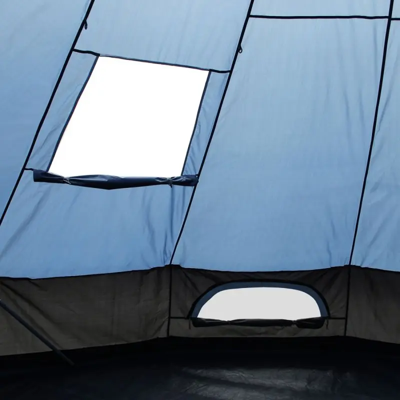 Interno del your GEAR Ravello 500 Tipizelt: ampia parete blu con grande finestra apribile e zanzariera, pavimento impermeabile a vasca, ideale per 6-8 persone, tenda familiare spaziosa e protettiva.