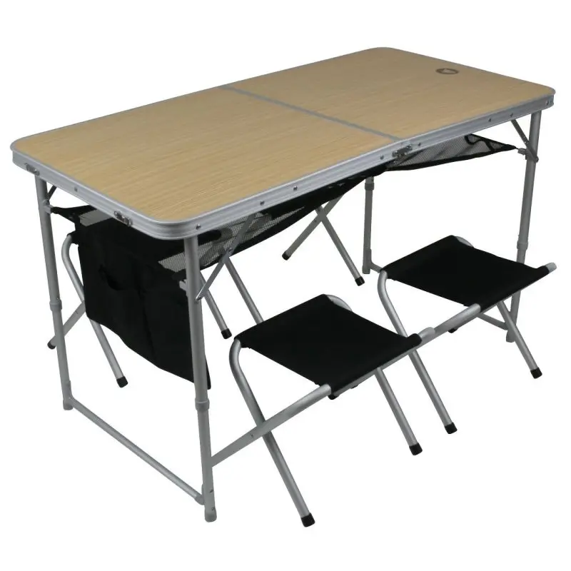 Table de camping pliable en aluminium 10T pour 4 personnes avec plateau effet bois, 4 tabourets noirs assortis, poche de rangement latérale et filet sous la table, idéal pour pique-nique ou camping en famille.