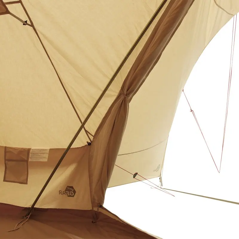 Zelt your GEAR Desert 8 Pro aus beige-braunem Baumwoll-Mischgewebe, mit wannenförmigem Boden, seitlicher Tür, stabilen Gestänge und Abspannleinen, geeignet für 4–8 Personen, UV50+ Schutz.