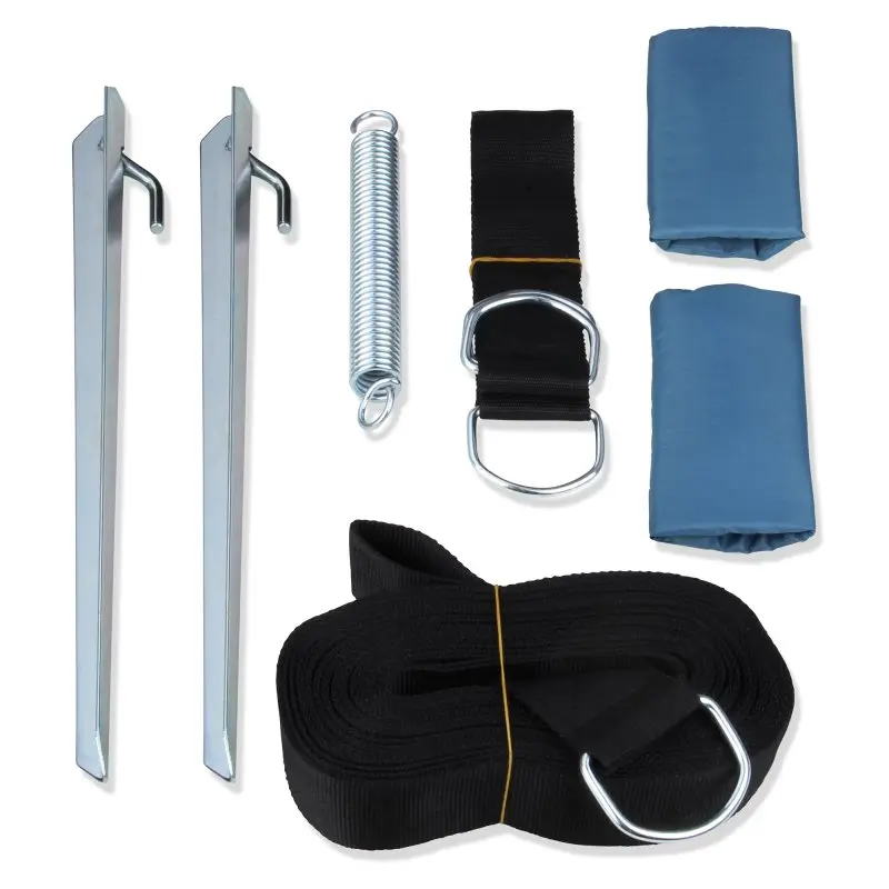 Kit yourGEAR Storm 13 m avec sangle noire, deux piquets métalliques, ressort de tension, deux protections bleues et boucle en métal, idéal pour fixer un auvent ou pare-soleil de caravane contre le vent.
