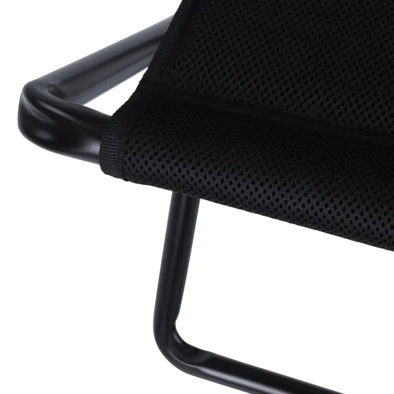 Dettaglio del yourGEAR Tavolino3D Hocker: struttura in alluminio nero, seduta in tessuto 3D Mesh traspirante, design robusto e moderno, ideale per campeggio e outdoor, portata fino a 120 kg.