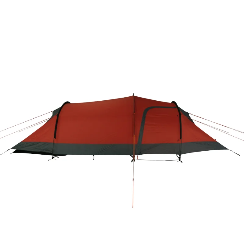 Tente de trekking 10T Silicone Valley pour 3 personnes, couleur rouge et gris, forme tunnel, imperméable 5000 mm, entrée latérale, haubans visibles, idéale camping et randonnée.