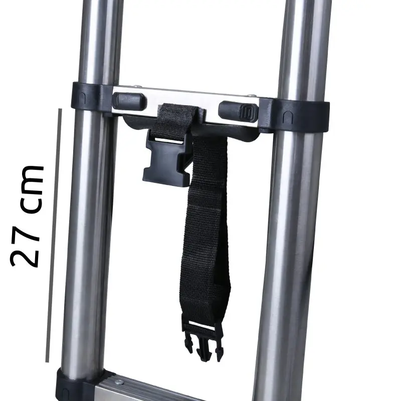 Scala telescopica your GEAR Pescara in acciaio, larghezza stretta, dettaglio con cinghia nera regolabile e gancio, distanza tra i pioli 27 cm, ideale per tetto sollevabile di camper e caravan.