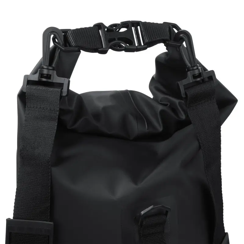 yourGEAR Dry Bag 30L in schwarz, aus wasserdichtem 500D PVC, mit Rollverschluss, verschweißten Nähten, robusten Schultergurten, Klickverschluss und Tragegriff, ideal als Rucksack oder Seesack für Outdoor-Aktivitäten.