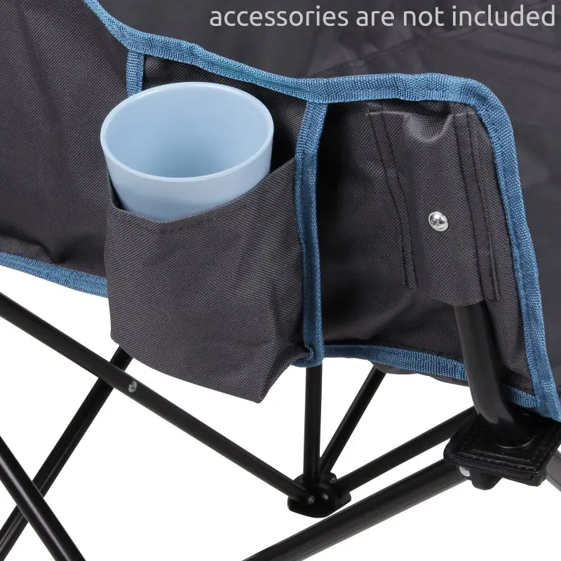 yourGEAR Bari Camping Faltstuhl in XXL, Detailansicht des robusten Gestells mit einem integrierten Getränkehalter aus Stoff, blau-schwarzes Design, belastbar bis 140 kg, ideal für Outdoor und Camping.