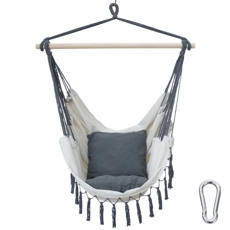 yourGEAR Elba XL Hängesessel in Creme mit zwei grauen Kissen, Holzstange, dunkelgrauen Seilen und Fransen, inklusive Karabiner. Belastbar bis 240 kg, geeignet für Innen- und Außenbereich.