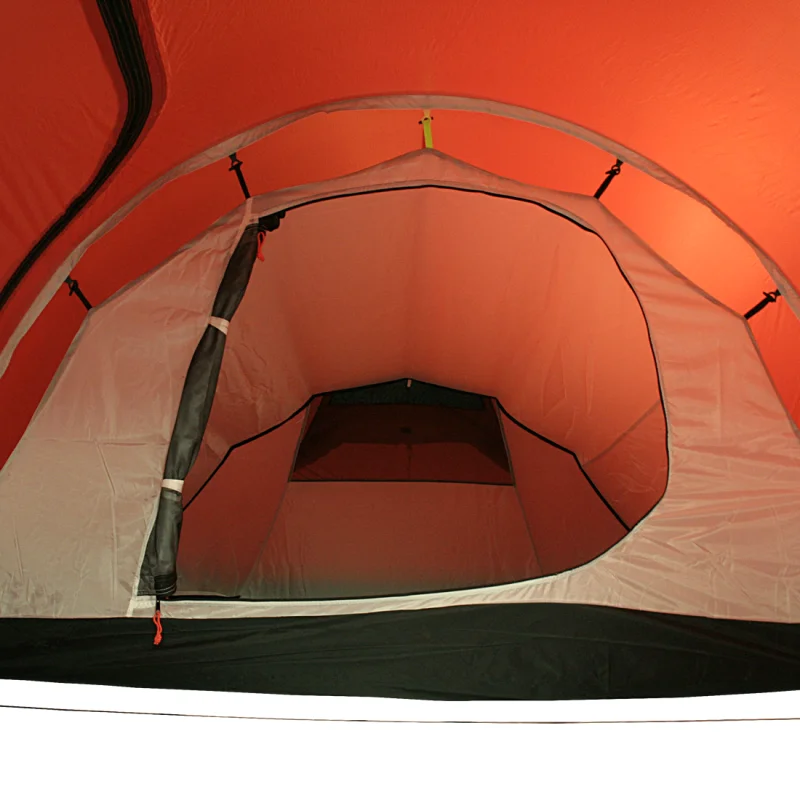 Vue intérieure du 10T Zelt Silicone Valley, tente de trekking 3 personnes, imperméable 5000mm, couleur orange et grise, avec une grande entrée et armature robuste, idéale pour le camping et la randonnée.