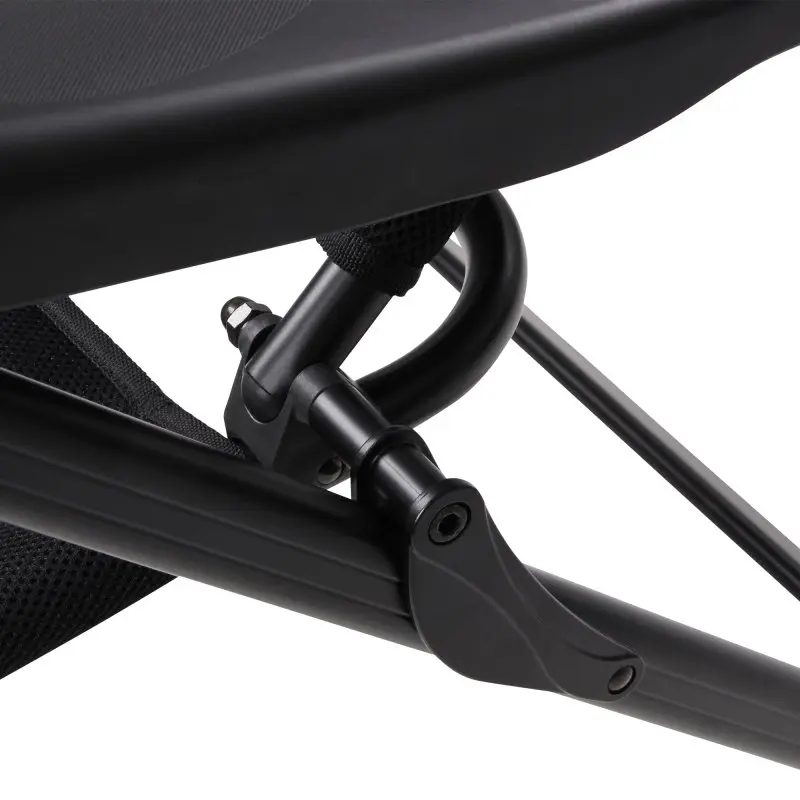 Dettaglio del telaio in alluminio nero del your GEAR Hochlehner Sovana 3D, con struttura pieghevole robusta e snodo regolabile, materiale mesh 3D visibile, design ergonomico per poltrona da giardino XXL.