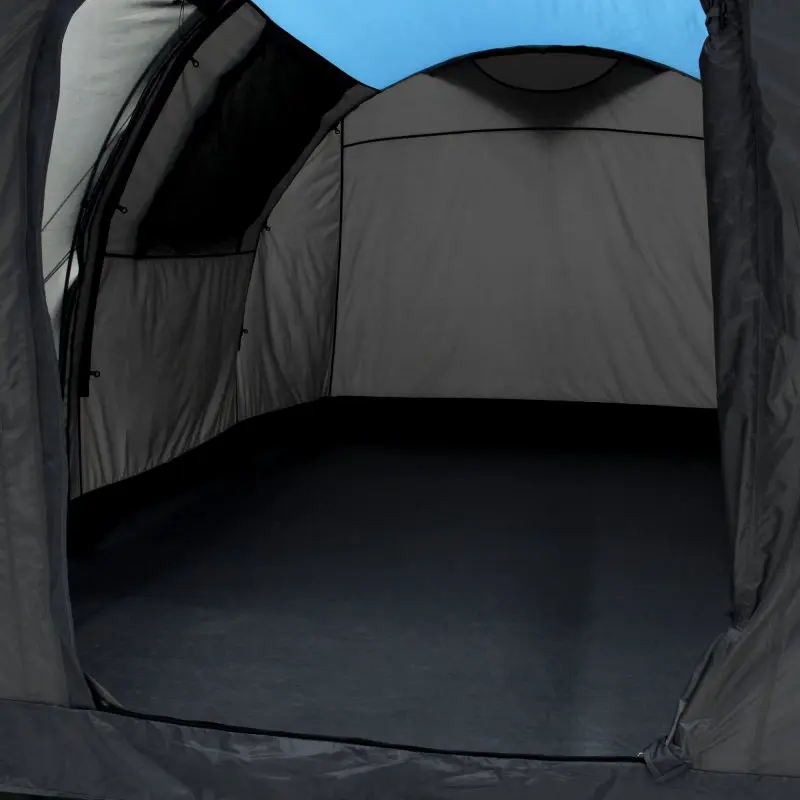 Intérieur spacieux de la tente tunnel familiale yourGEAR Bora 4 pour 4 personnes, avec sol cousu, parois latérales hautes et entrée couverte, matériau imperméable, hauteur confortable de 190 cm.