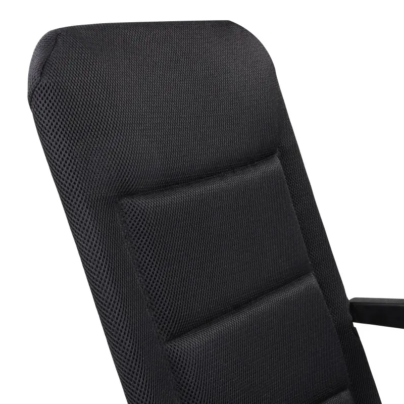 Close-up of your GEAR Lipari 3D Mesh camping chair backrest, showing black padded seat with breathable 3D mesh cover and ergonomic stitching for quick drying and outdoor comfort.