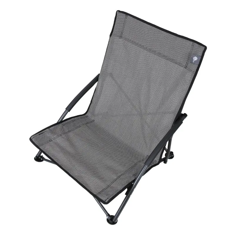 Chaise de plage your GEAR Olbia en textilène gris, structure légère, dossier haut, assise basse, accoudoirs noirs, appui-tête rembourré, idéale pour la plage ou le camping, robuste et séchage rapide.