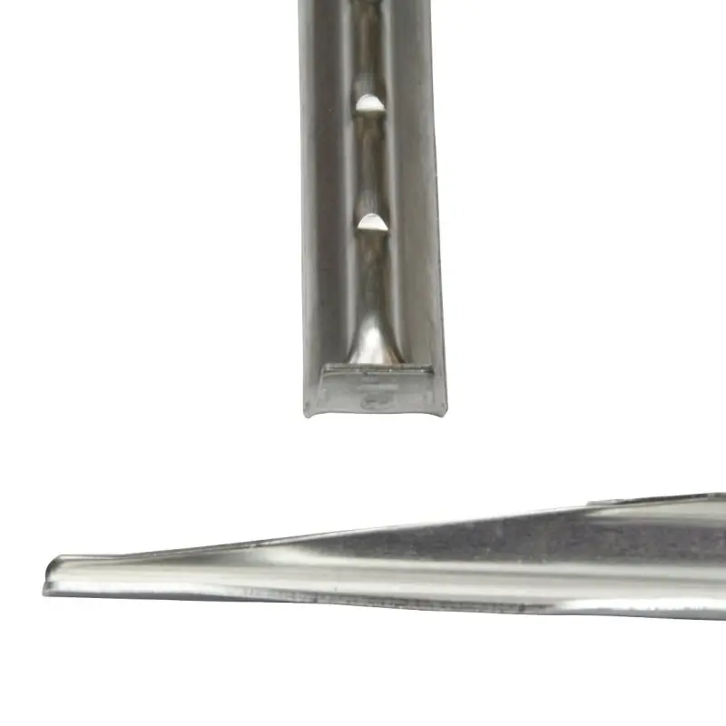 Set de 20 piquets de tente yourGEAR VP18 en aluminium, profil en V, longueur 180 mm, largeur 18 mm, robustes et légers, idéal pour sols standards en camping, finition argentée brillante.