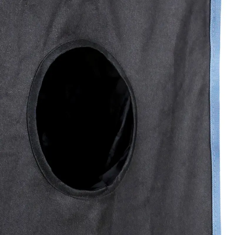 Dettaglio della yourGEAR Growzelt Plantsville Growbox: foro circolare di ventilazione su tessuto nero robusto con bordo rinforzato, parte laterale della tenda da coltivazione indoor 40x40x160 cm.