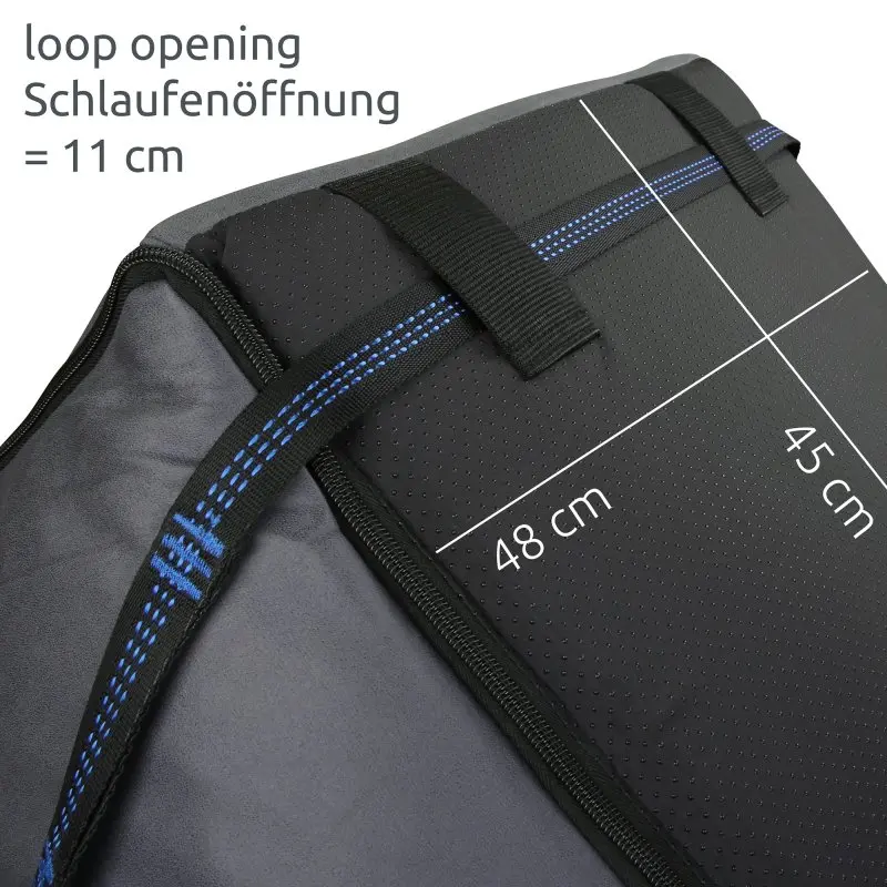 your GEAR Frontera dog car seat with black and grey fabric, adjustable straps, blue stitching, loop opening of 11 cm, and labeled seat dimensions of 48 cm by 45 cm, suitable for front or back seat.
