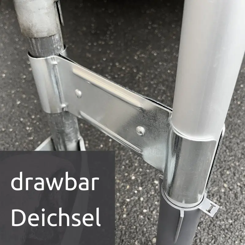 Soporte de aluminio para Wäschespinne your GEAR Siena, con abrazadera ajustable para fijación en el tubo del estabilizador de caravana; detalle de la conexión metálica resistente para uso móvil en camping.