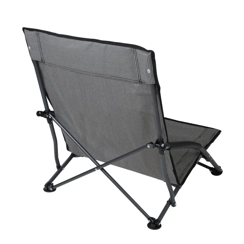 Chaise de plage your GEAR Olbia, dossier haut en textile résistant, structure métallique noire, assise basse, dossier légèrement incliné, idéale pour la plage ou le camping, design léger et pliable.