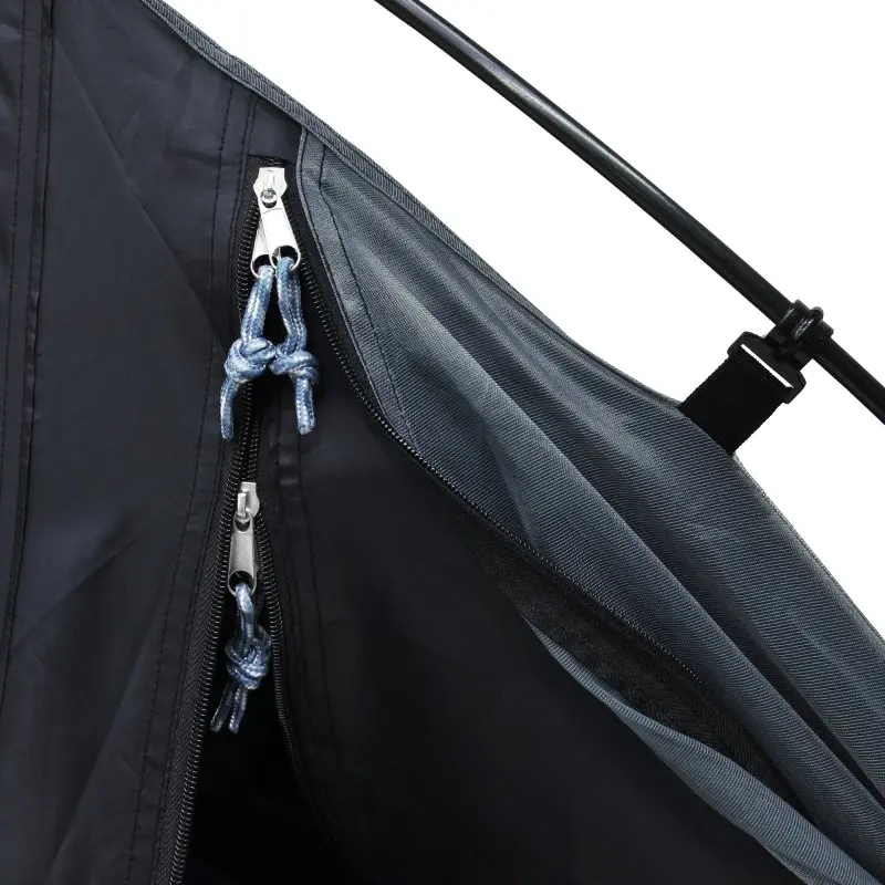 Fermeture éclair robuste avec cordons sur la porte du yourGEAR ORA tente 2 personnes, tissu résistant, couture soignée, arceau solide. Idéal randonnée, protection UV 50+, imperméable 5000mm, moustiquaire visible.