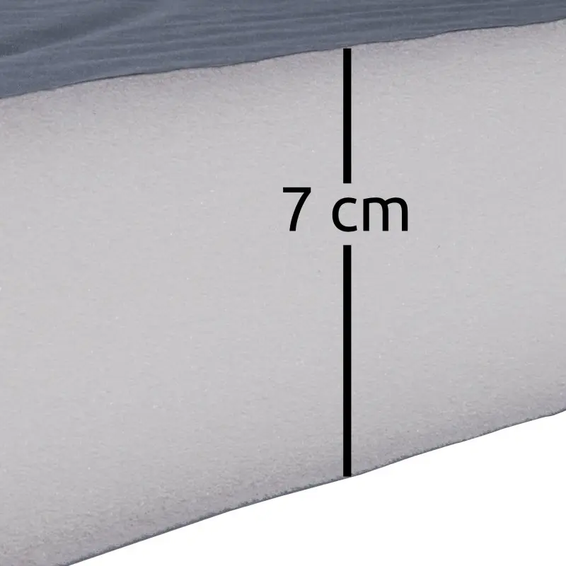 Querschnitt der your GEAR ISO 700 selbstaufblasbaren Isomatte, Detailansicht der 7 cm starken Schaumstofffüllung, ideal als wasserdichte Campingmatte oder Luftmatratze für hohen Liegekomfort.