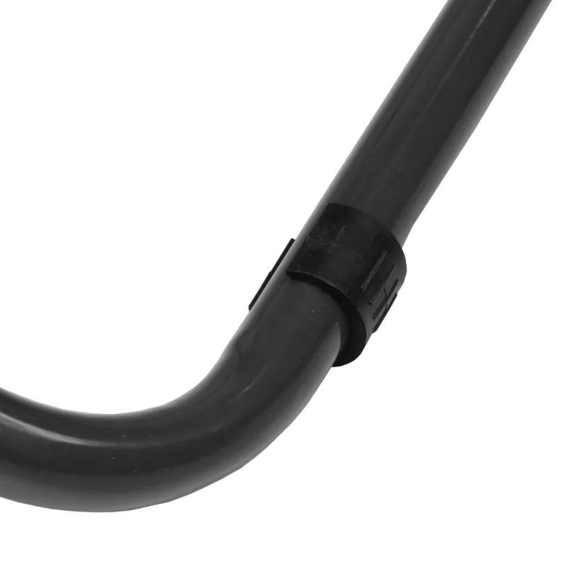 Close-up of the black metal frame of the Fridani BCG XL green camping chair, showing a curved tube with a sturdy plastic connector, highlighting the durable construction of this foldable beach chair.