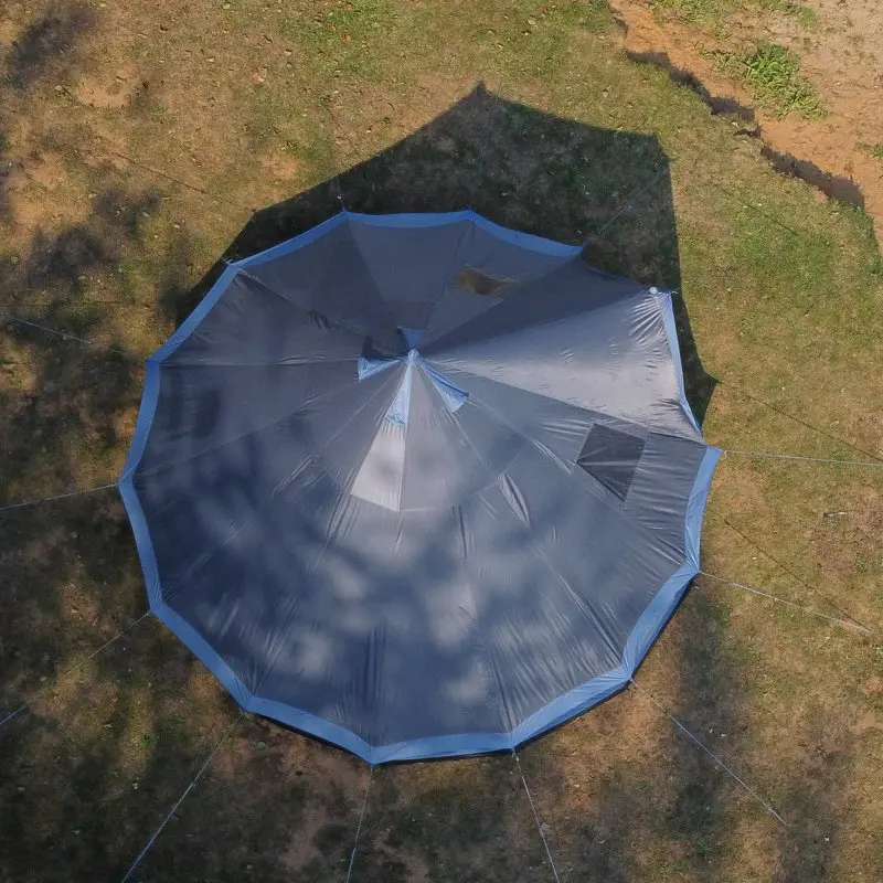 Tente tipi your GEAR Ravello 400 vue de dessus, forme ronde, grande capacité pour 4 à 6 personnes, toile imperméable, coutures visibles et cordes de fixation, idéale pour le camping en famille.