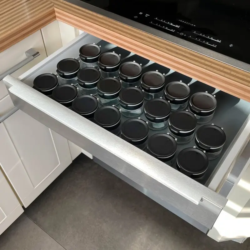 your GEAR Gewürzstreuer Double-Flip - 10 Gewürzdosen à 85 ml aus Glas selbstreinigender Streueinsatz