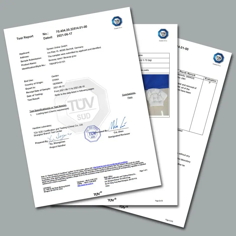 Drei TÜV-Zertifikate für den yourGEAR Boracay Sand Hängesessel, zeigen geprüfte Belastbarkeit bis 240 kg; Dokumente mit Siegel, Unterschriften und Produktdetails sichtbar, betonen Sicherheit und Qualität.