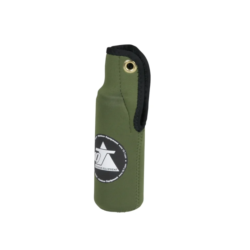 Refroidisseur de bouteille 10T Cooler 350 ml en néoprène vert avec fermeture éclair, œillet doré, logo 10T Outdoor Equipment, conçu pour garder les boissons fraîches ou chaudes.