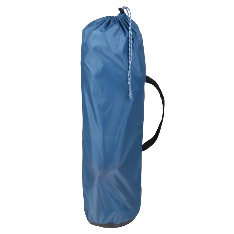 Sac de transport bleu pour yourGEAR Windschutz Levante 600, avec poignée noire et cordon de serrage, idéal pour transporter le pare-vent de 600x140 cm pour camping, plage ou jardin.