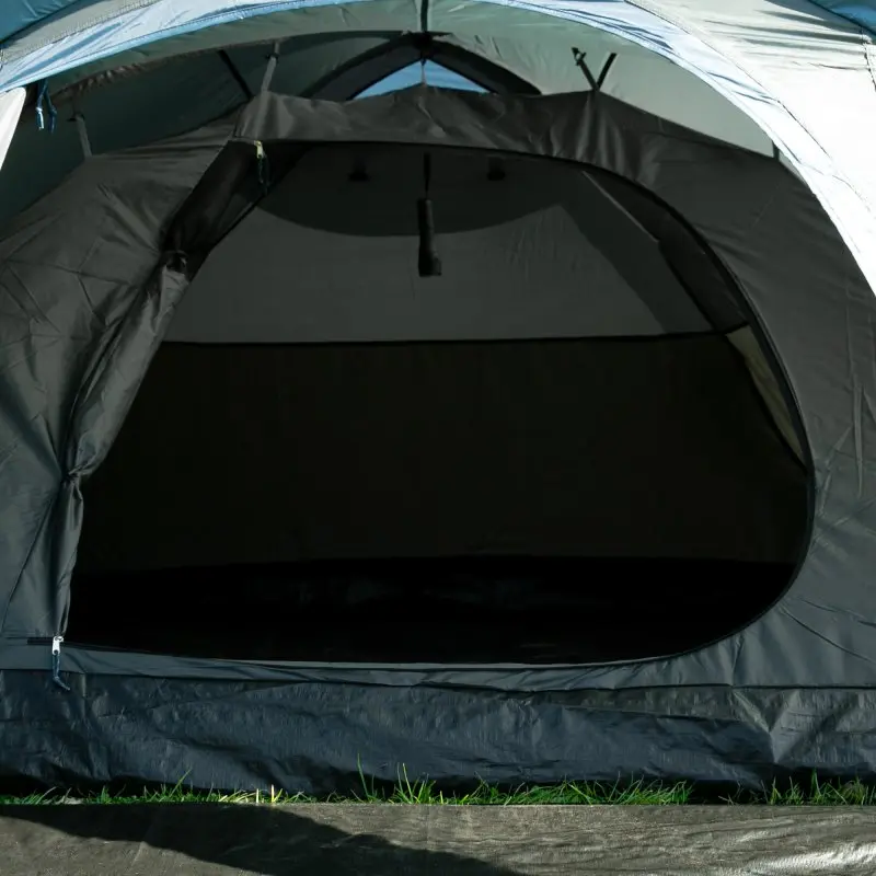 Tente dôme your GEAR Monza pour 4 personnes, entrée ouverte, double toit, fenêtres transparentes, sol du vestibule visible, tissu résistant, montage rapide, protection UV50+, imperméabilité 3000 mm.