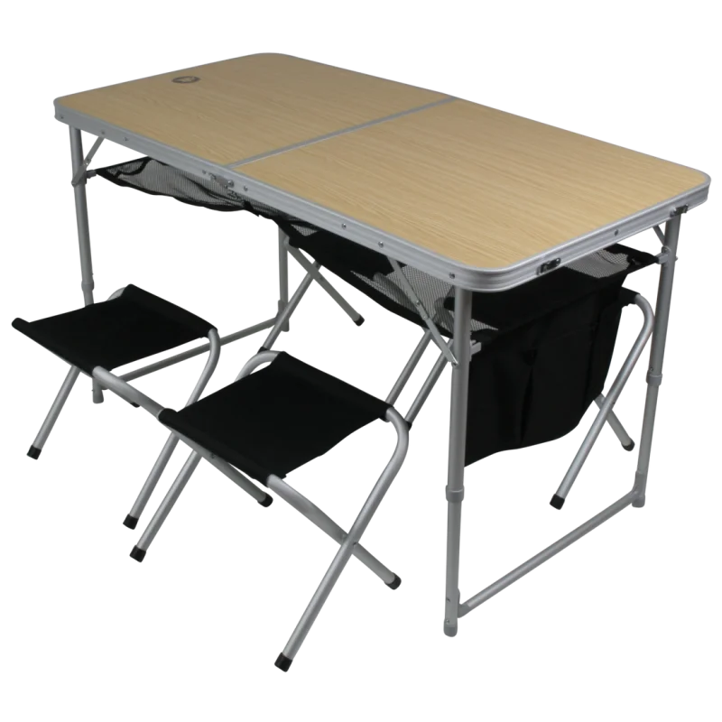 Set de camping pliable 10T pour 4 personnes avec table en aluminium effet bois clair et quatre tabourets noirs assortis, structure légère, idéal pour pique-nique et vacances en plein air.