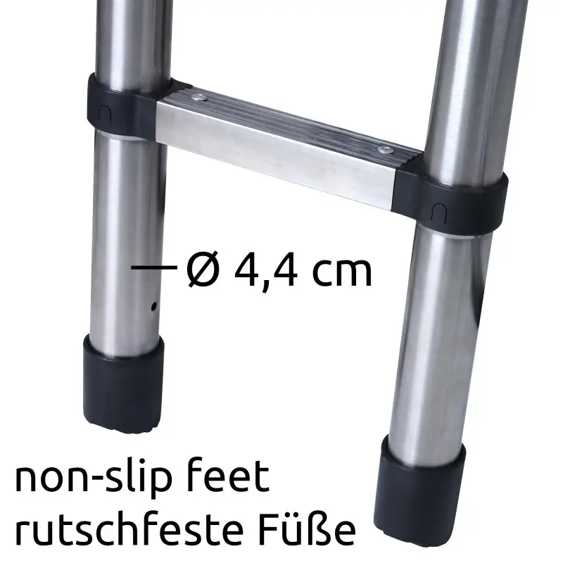Particolare della scala telescopica your GEAR Pescara 2 m in acciaio, con piedi antiscivolo e tubi da 4,4 cm di diametro, ideale per camper e van, struttura stretta e compatta per spazi ridotti.