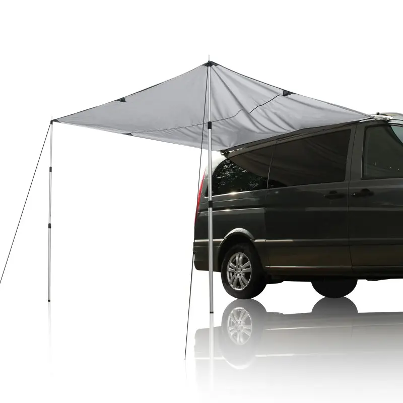Sonnensegel yourGEAR Motorhome Tarp 260 x 240 cm in Grau, am Van befestigt, mit zwei Aluminium-Teleskopstangen als Aufstellstangen, idealer Sonnen- und Wetterschutz beim Camping.