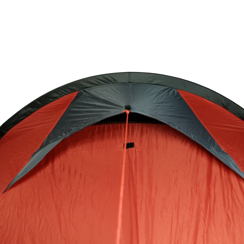 Détail de l’entrée du tente trekking 10T Silicone Valley 3 personnes, tissu rouge et gris, matériau imperméable 5000mm, coutures renforcées, idéal pour camping et randonnées.