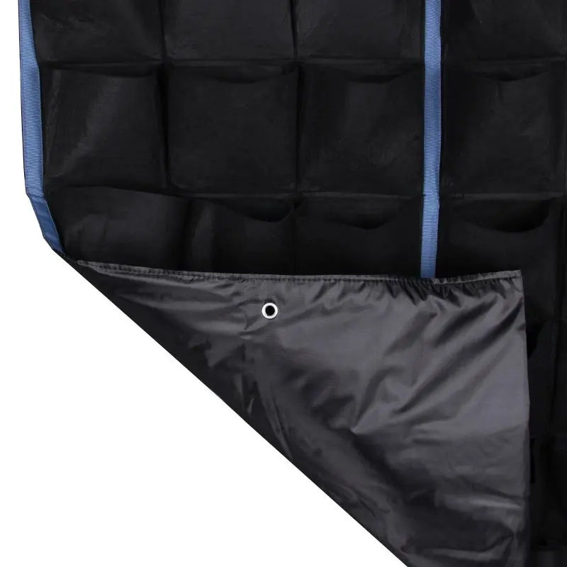 Schwarze yourGEAR Growbag Pflanztasche mit 36 Taschen aus Vliesstoff, vertikal angeordnet, mit blauen Nähten und Öse zum Aufhängen, ideal für vertikale Wandbepflanzung und Kräuteranbau.